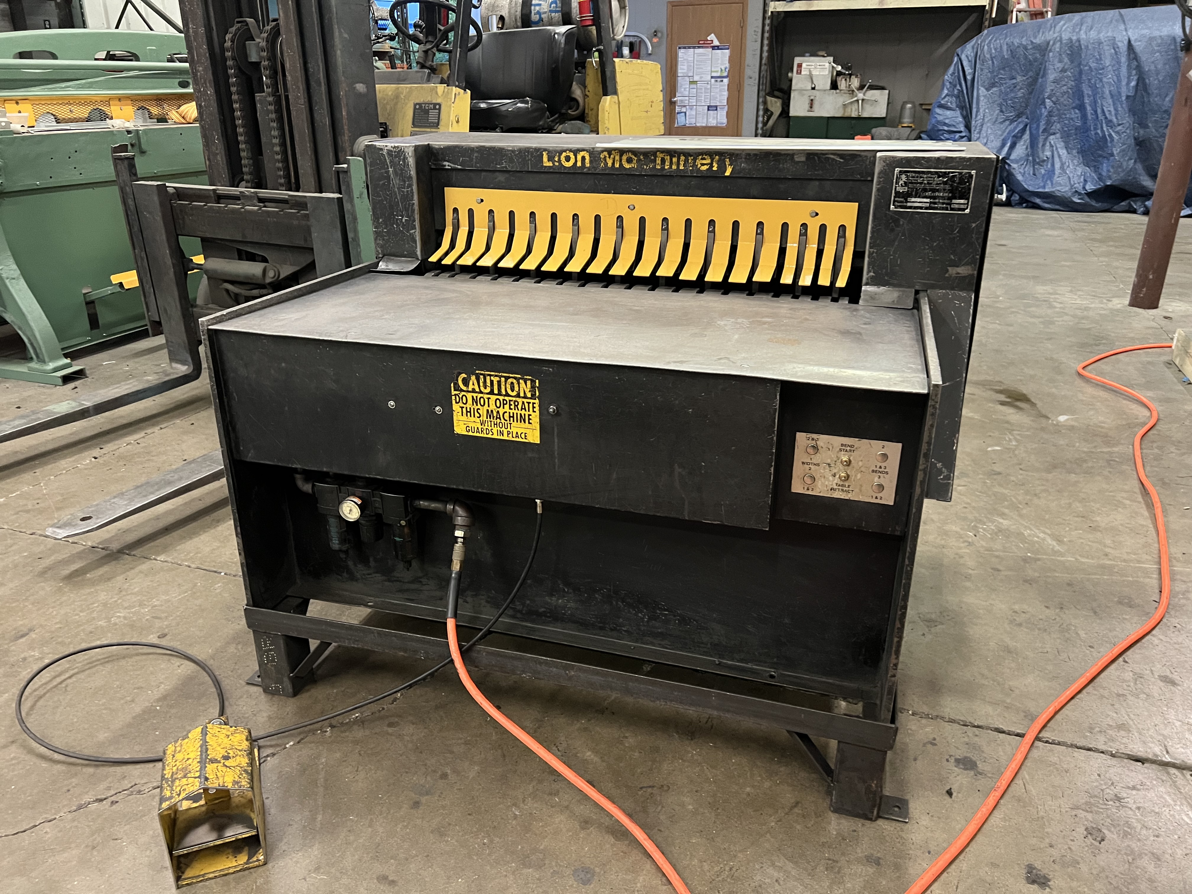 used lion air powered cleatbender machine for hvac ductwork